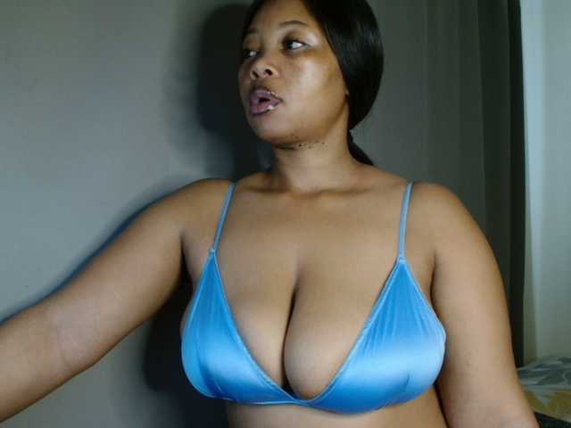 RedMiss's BongaCams show and profile