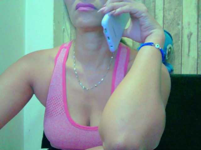 Celestee-1's BongaCams show and profile
