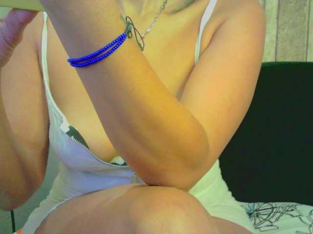 Celestee-1's BongaCams show and profile