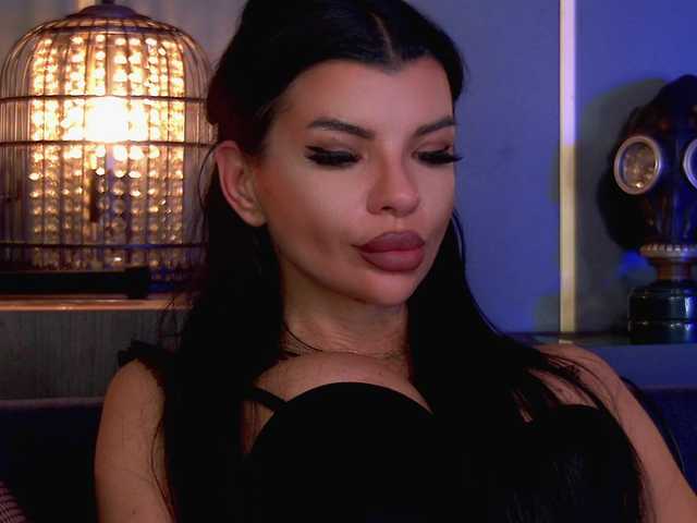 Sex chat gratuit in direct cu EleniaDevons pe BongaCams