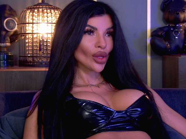 EleniaDevons's BongaCams show and profile