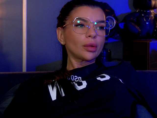 EleniaDevons from BongaCams is Freechat