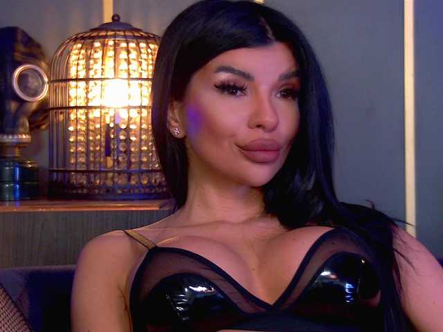 EleniaDevons's BongaCams show and profile