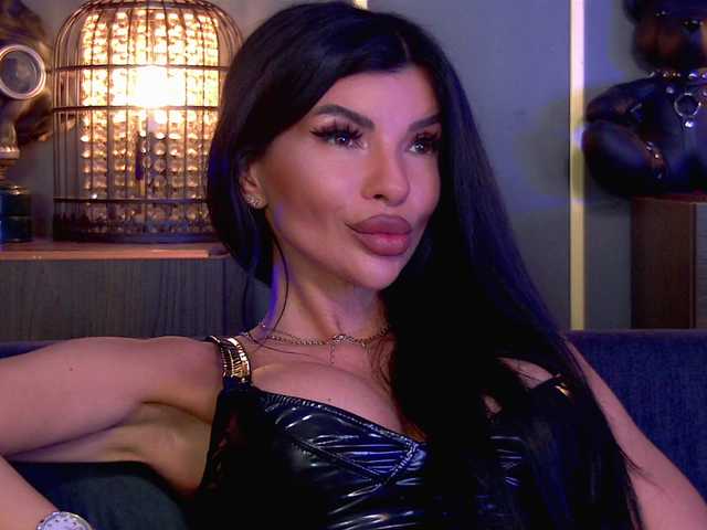 EleniaDevons's BongaCams show and profile