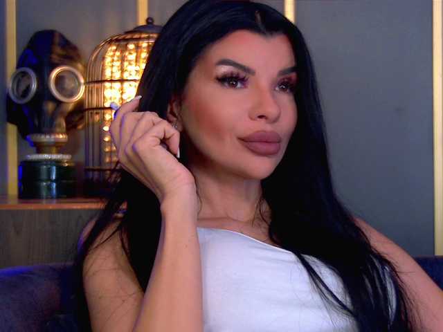 EleniaDevons's BongaCams show and profile