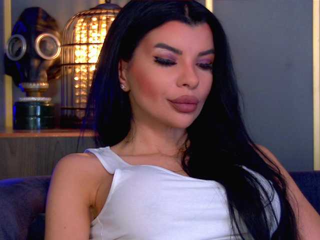 EleniaDevons's BongaCams show and profile