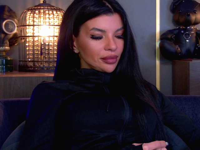 EleniaDevons's BongaCams show and profile