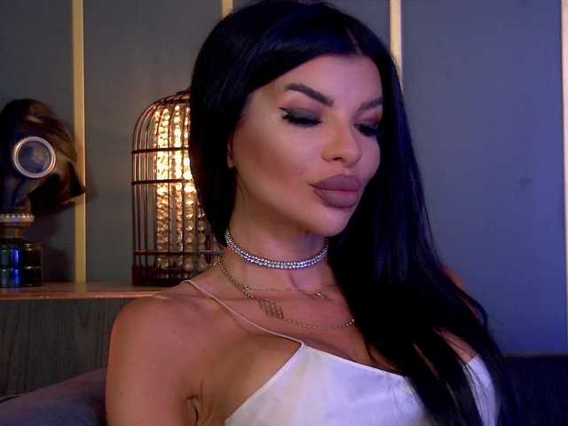 Sex chat gratuit in direct cu EleniaDevons pe BongaCams