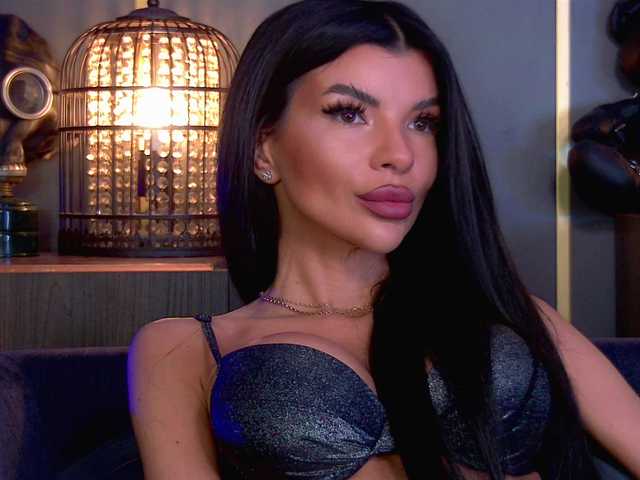 EleniaDevons's BongaCams show and profile