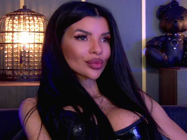 EleniaDevons's BongaCams show and profile
