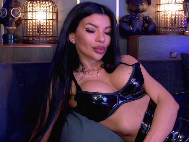 EleniaDevons's BongaCams show and profile