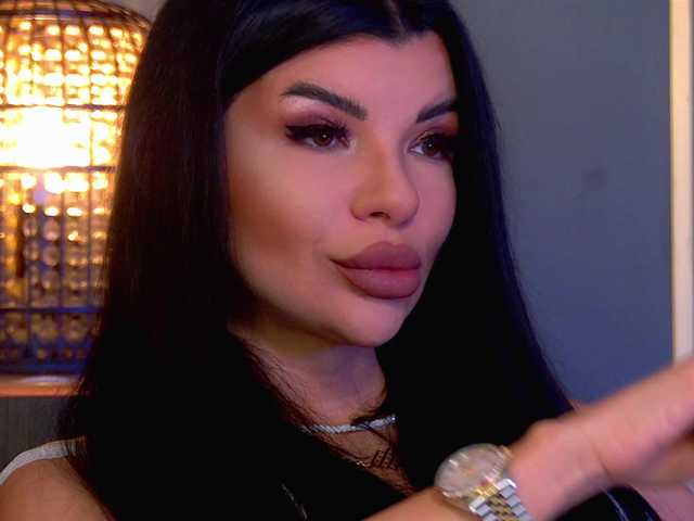 EleniaDevons's BongaCams show and profile