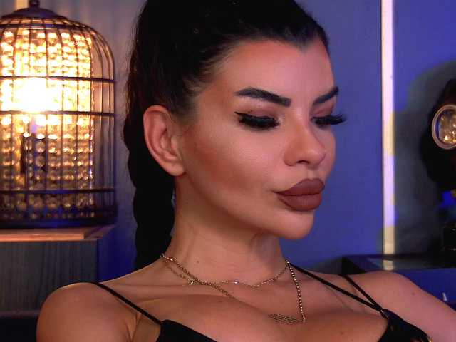 Sex chat gratuit in direct cu EleniaDevons pe BongaCams