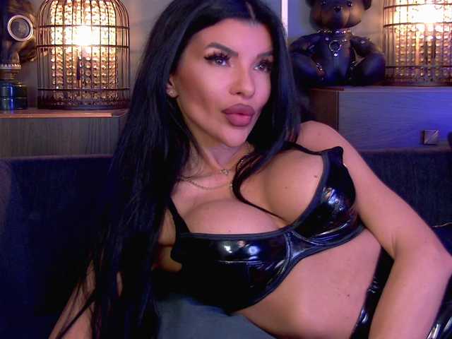 EleniaDevons's BongaCams show and profile