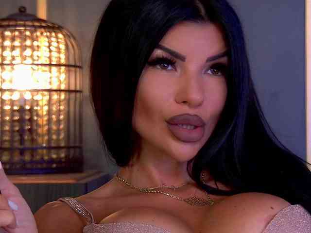 EleniaDevons webcam