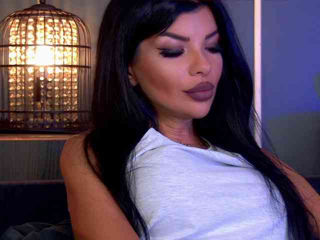 EleniaDevons webcam