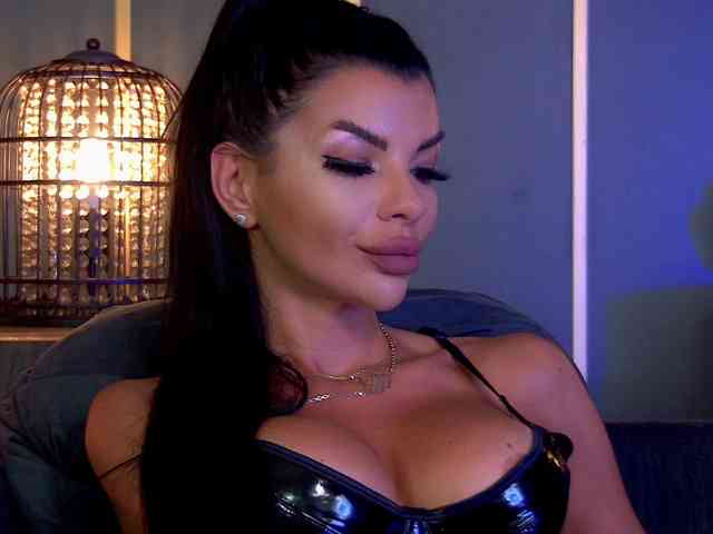 EleniaDevons webcam
