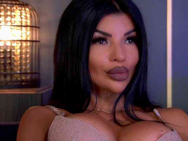 EleniaDevons webcam