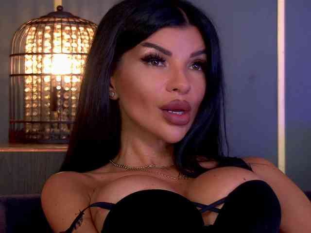 EleniaDevons webcam