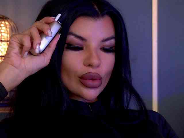 EleniaDevons webcam