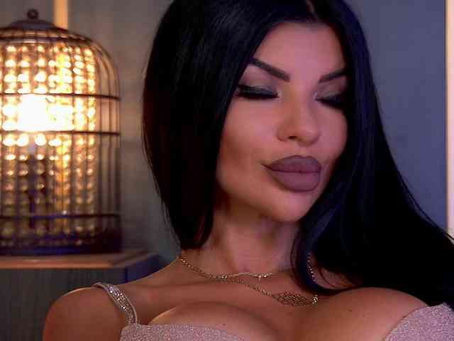 EleniaDevons webcam
