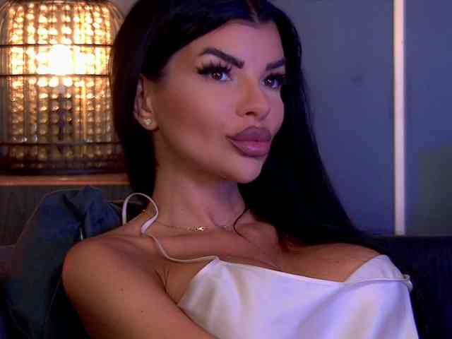 EleniaDevons webcam