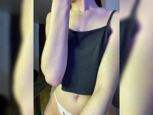 Lili_Pink webcam