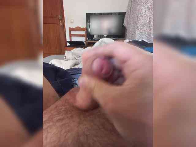 DinFoster Live Webcam on BongaCams