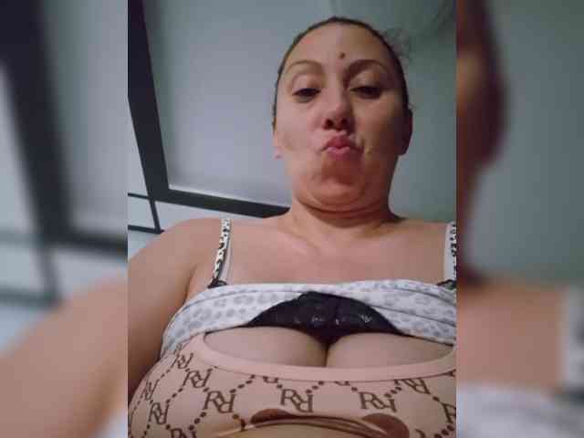 LovellyMary webcam