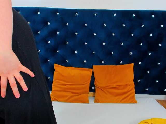 EvaHorny's BongaCams show and profile