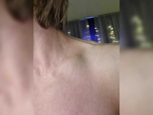 8SoS8's BongaCams show and profile