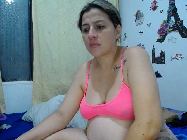 allisonbaby's BongaCams show and profile