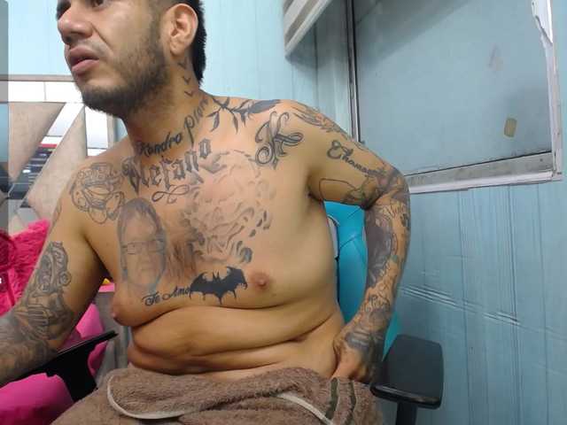 allisonbaby's BongaCams show and profile