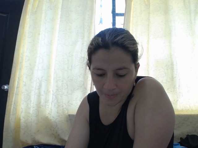 allisonbaby's BongaCams show and profile