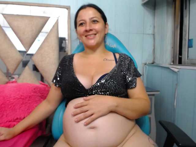 allisonbaby's BongaCams show and profile