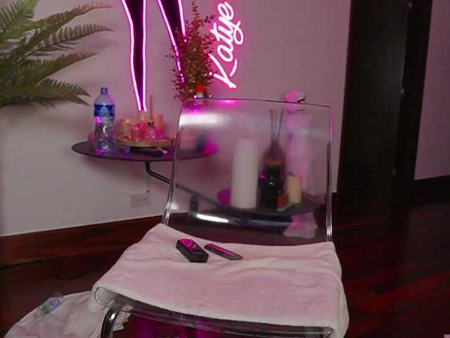 katyerave's BongaCams profile