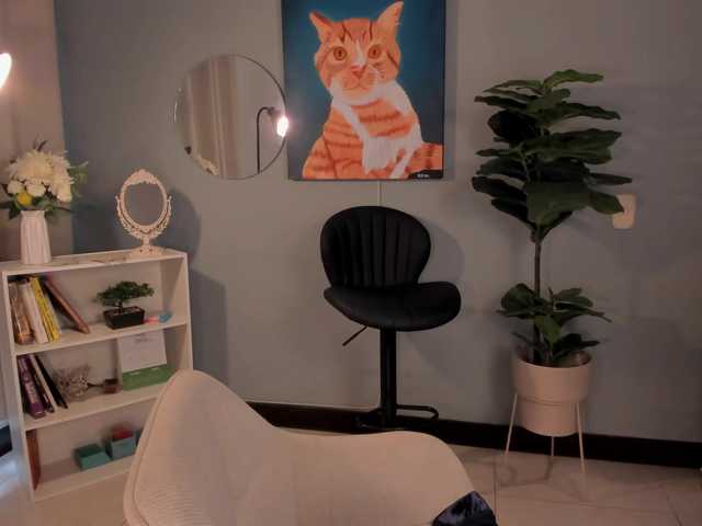 LiaPearce's BongaCams show and profile