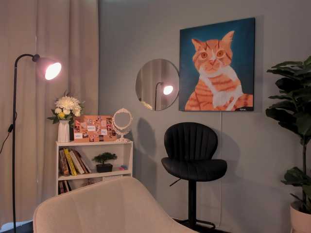 LiaPearce's BongaCams show and profile