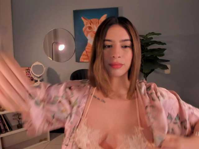 LiaPearce's BongaCams show and profile