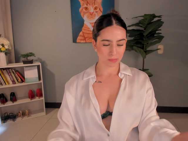 LiaPearce's BongaCams show and profile