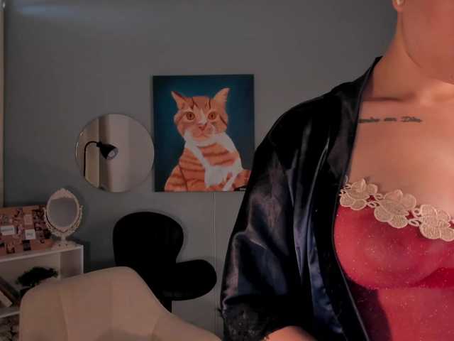 LiaPearce's BongaCams show and profile