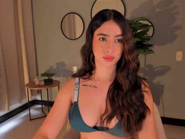 LiaPearce webcam