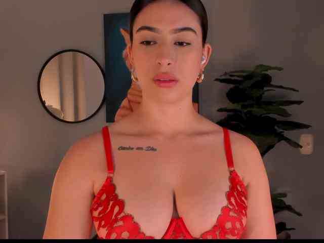 LiaPearce Live Webcam on BongaCams