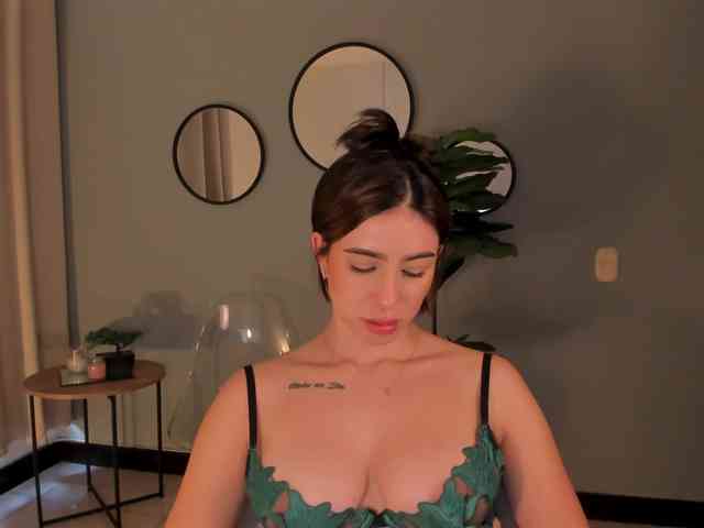 LiaPearce webcam
