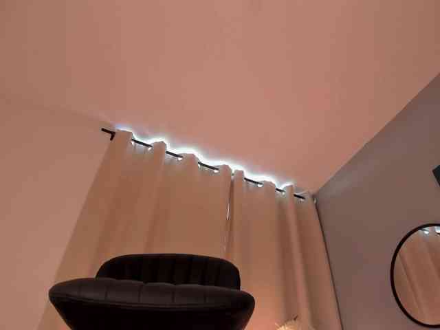 LiaPearce webcam