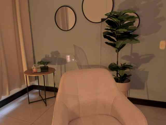 LiaPearce webcam