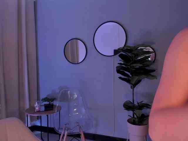 LiaPearce webcam
