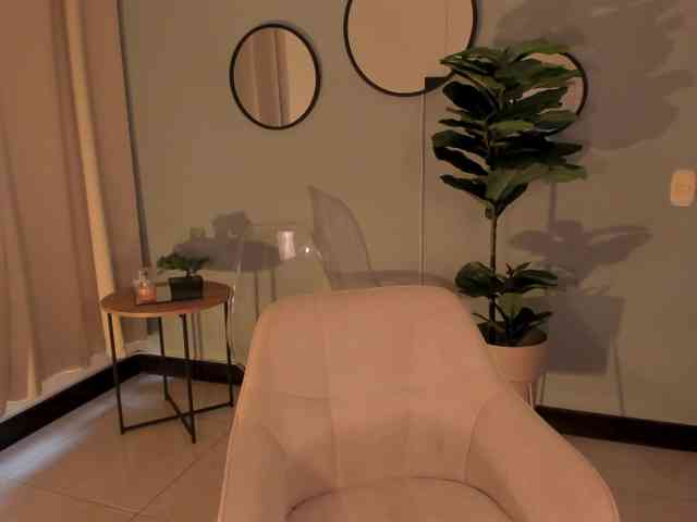 LiaPearce webcam