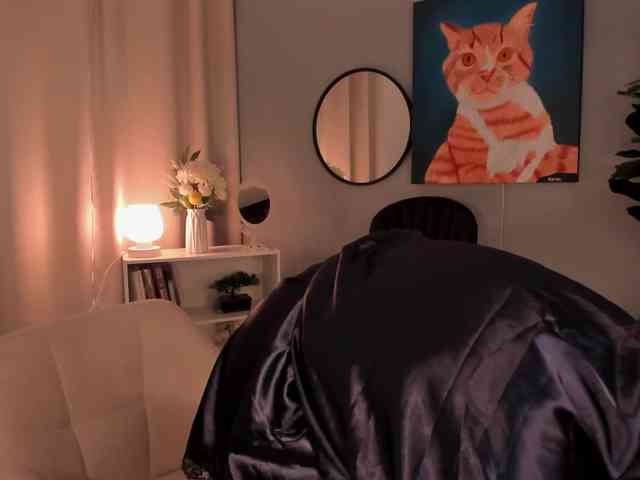 LiaPearce webcam