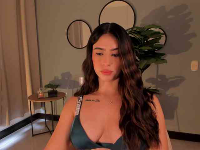 LiaPearce webcam